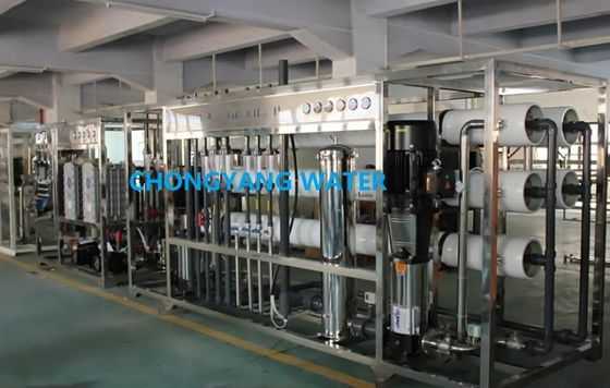 5-40 °C System wody ultraczystej o kontrolowanej temperaturze i pompie CNP